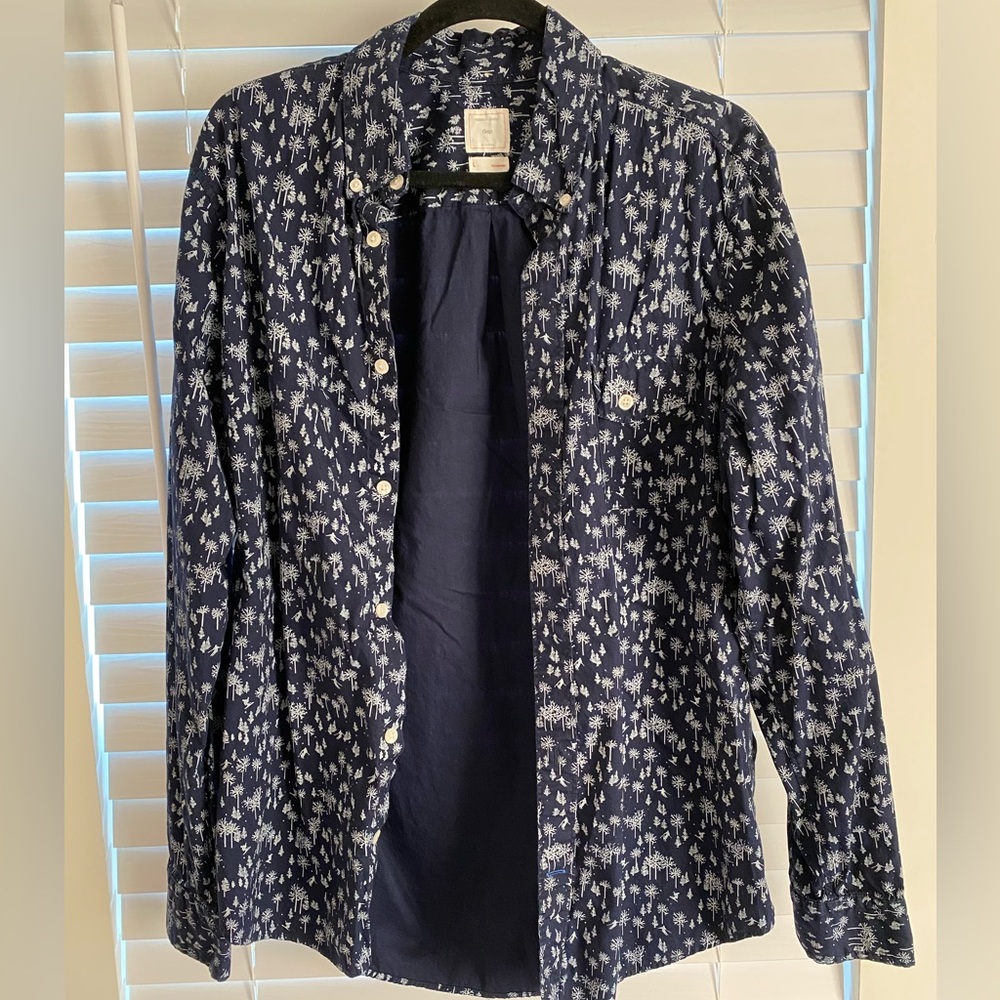 GAP Large Casual Button Down Shirt